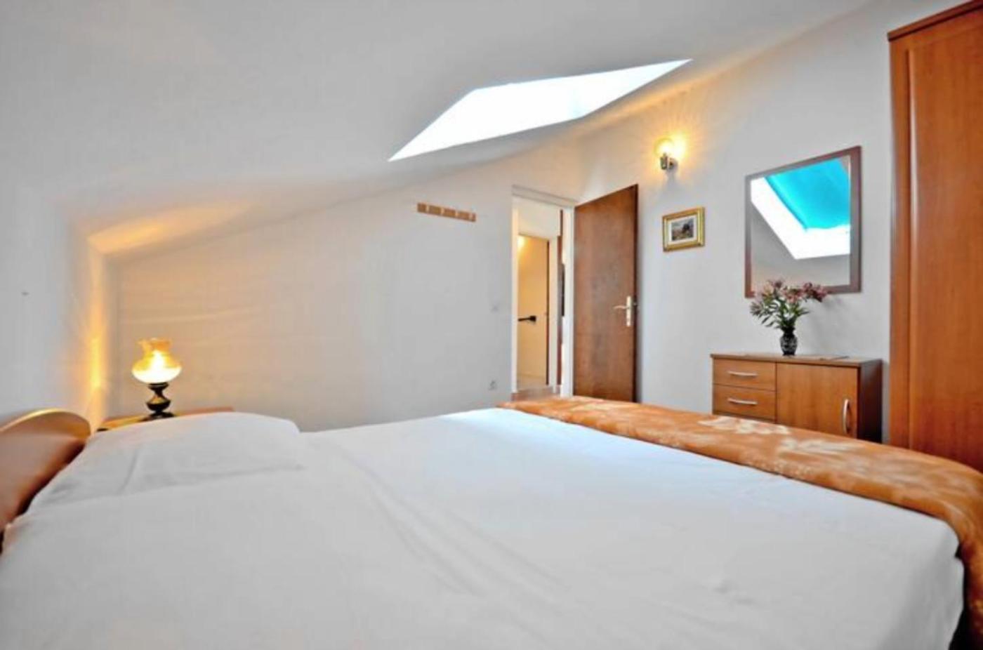Apartment Bozikovic - Jelsa - Vitarnja Bagian luar foto
