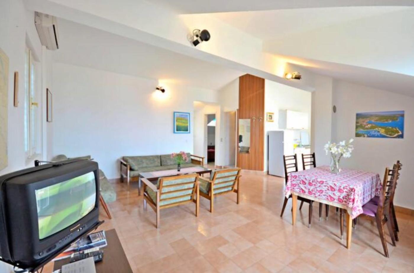 Apartment Bozikovic - Jelsa - Vitarnja Bagian luar foto