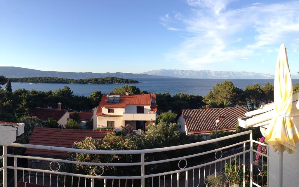 Apartment Bozikovic - Jelsa - Vitarnja Bagian luar foto