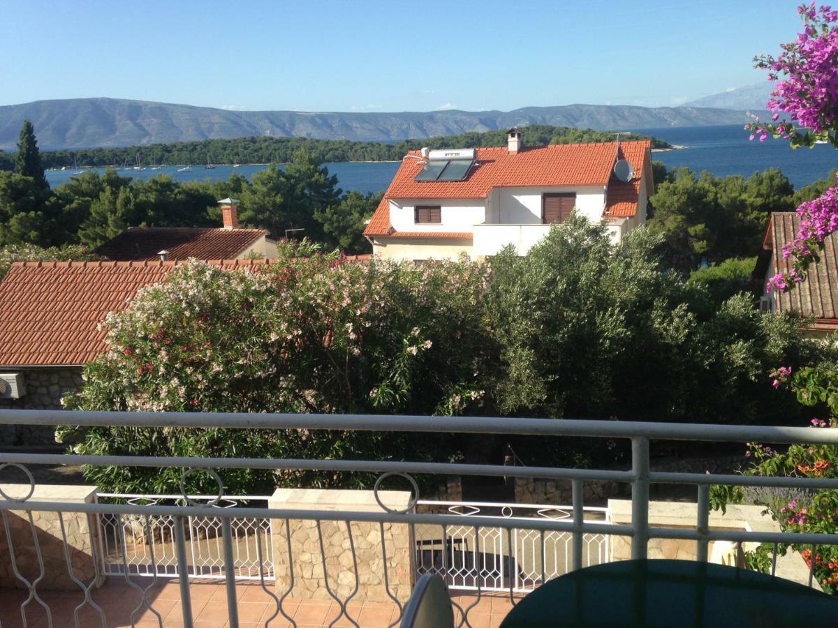 Apartment Bozikovic - Jelsa - Vitarnja Bagian luar foto